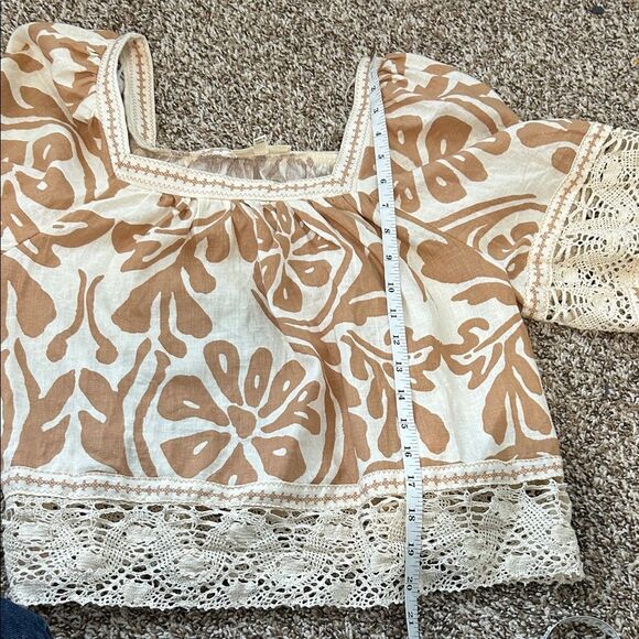 Christian Siriano Floral Lace Crocheted Hawaiian Blouse - Brown and Cream - Picture 10 of 11